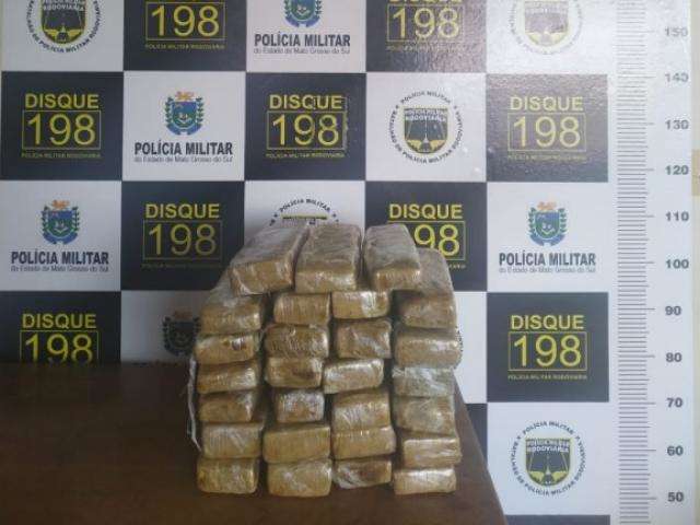 Adolescente de 17 anos &eacute; apreendida com mala &quot;recheada&quot; de maconha na MS-164