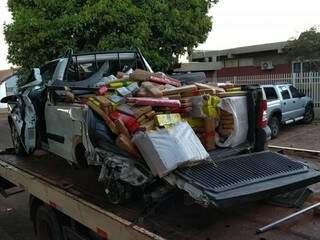 Veículo teve de ser guinchado até o município. (Foto: Divulgação PRF) 