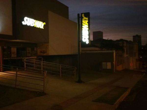Ap&oacute;s assalto, loja da Subway fecha e tem atividades paralisadas 