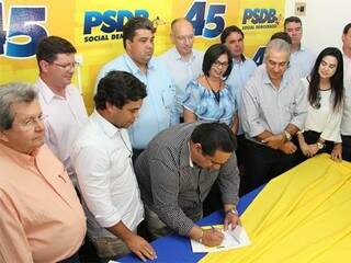 Liderança do PSDB durante filiação do prefeito de Corumbá, Marcelo Iunes (Foto: André Maganha - Asessoria)