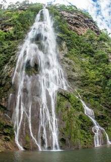 Cachoeira Boca da Onça está em Bodoquena e é uma das maiores do Brasil. (Foto: Divulgação)