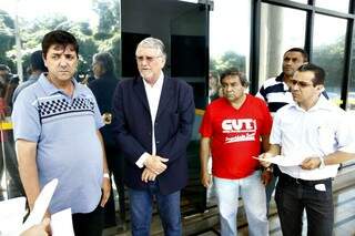Presidente da Fetems estava ao lado de Zeca e de outros líderes de movimentos sociais quando foi informado da ameaça (Foto: Cleber Gellio)