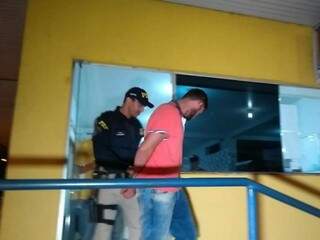 Rapaz de 22 anos foi preso tentando levar droga para a capital de Minas Gerais (Foto: Divulgação)