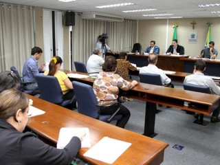 Frente Parlamentar durante reunião na Assembleia (Foto: Wagner Guimarães/ALMS)