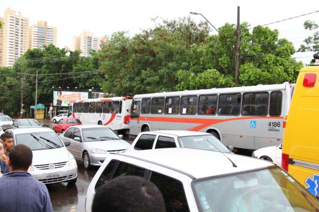 Provas do Enem congestionam ruas de acesso aos locais do Exame