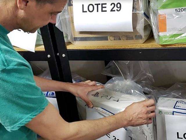 Sefaz leiloa mil lotes de itens apreendidos, de videogames a obras de arte