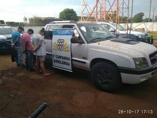 Caminhonete roubada hoje em Campo Grande, foi apreendida em Sidrolândia. (Foto: PM/ Divulgação)