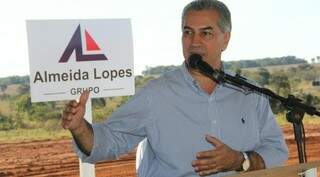 Governador Reinaldo Azambuja (PSDB), participou do lançamento. (Foto: Chico Ribeiro/ Notícias MS)