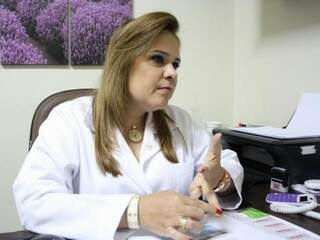 Formada há 14 anos, pela Universidade Gama Filho, do Rio de Janeiro, Andreza acompanha pré e pós-operatório de pacientes obesos mórbidos. (Foto: Marcos Ermínio)