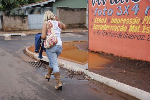 Atropelamento de bab&aacute; e crian&ccedil;as revela risco de cal&ccedil;adas bloqueadas