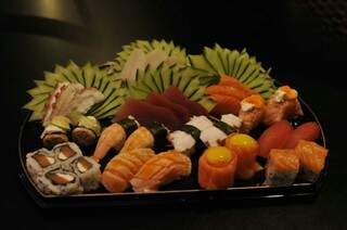 Combinado de sushi é bastante variado. (Foto: Alcides Neto)