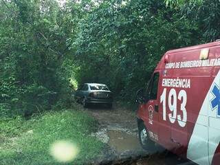 Corpo de Bombeiros foi resgatar corpo encontrado em margem do rio Paraná. (Foto: TL Notícias)