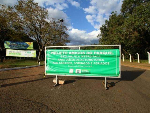 Em dia de Parque dos Poderes fechado, popula&ccedil;&atilde;o cobra seguran&ccedil;a