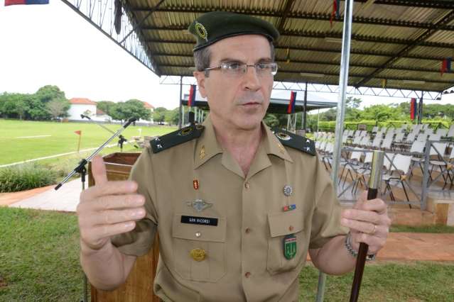 Dia da Bandeira &eacute; celebrado no Ex&eacute;rcito com incinera&ccedil;&atilde;o e hasteamento do s&iacute;mbolo