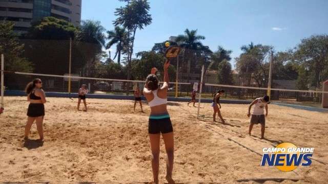 Torneios de beach tennis em fevereiro preparam atletas para etapas de 2016
