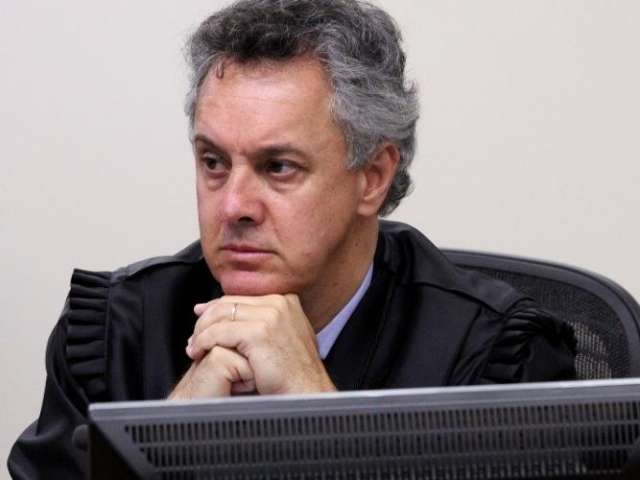 Relator vota a favor da pris&atilde;o de Lula e aumento da pena para 12 anos