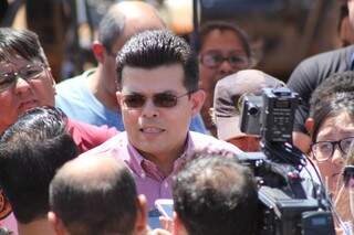 Prefeito Gilmar Olarte promete entrar na justiça contra concessionária de energia (Foto: Marcos Ermínio) 