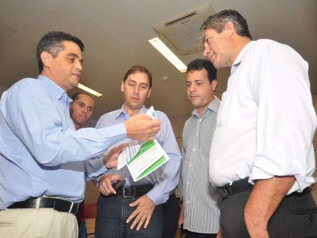 Junto &agrave; conta de &aacute;gua, 280 mil receber&atilde;o folheto sobre dengue