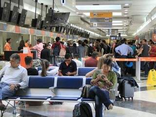 Passaram pelo Aeroporto de Campo Grande no mês passado 126.788 pessoas (Foto: Marcos Ermínio)