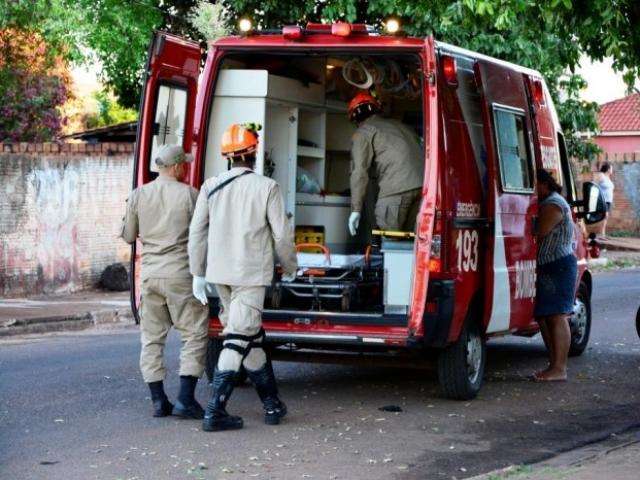 Carro em alta velocidade atropela crian&ccedil;a que atravessava a rua