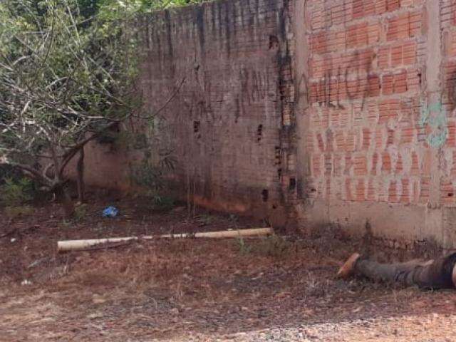 Irm&atilde; diz que rapaz encontrado morto tinha recebido acerto de emprego