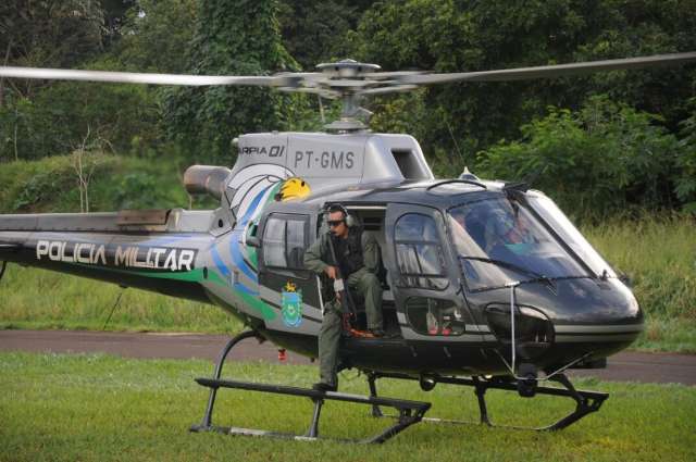 Pol&iacute;cia encontrou 2 armas com ladr&otilde;es mortos durante ca&ccedil;ada