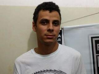 João Paulo Souza Prado, preso no local. (Foto: Assecom/ PM)