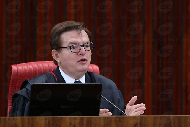 Relator vota pela cassa&ccedil;&atilde;o da chapa Dilma-Temer por abuso de poder