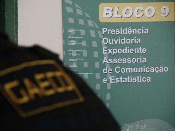 Em den&uacute;ncia com erro, MP pede pris&atilde;o de 10 no &lsquo;esquema do Detran&rsquo;