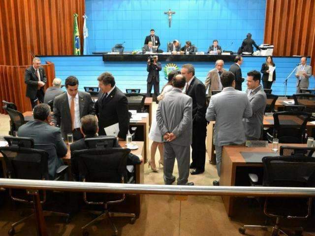 Projeto prev&ecirc; a&ccedil;&otilde;es e regras para evitar doen&ccedil;as em professores