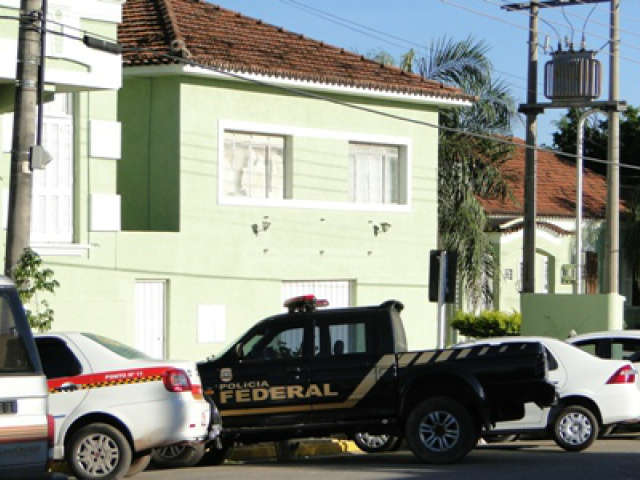  Opera&ccedil;&atilde;o que fechou prefeitura de Corumb&aacute; apreende documentos em hospital 