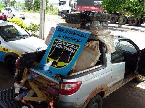 Pol&iacute;cia encontra 543 kg de maconha em carro roubado de Goi&aacute;s