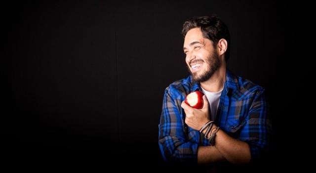 Stand up com Diogo Almeida &eacute; super presente para o Dia do Professor