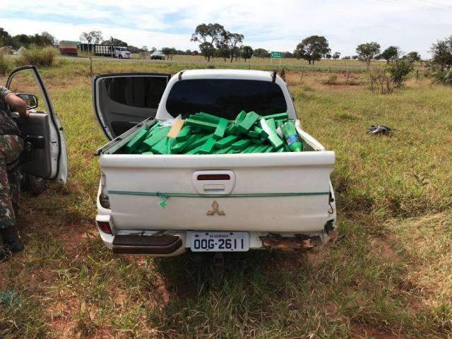 Traficante abandona camionete com 1 t de maconha ap&oacute;s persegui&ccedil;&atilde;o na MS-267