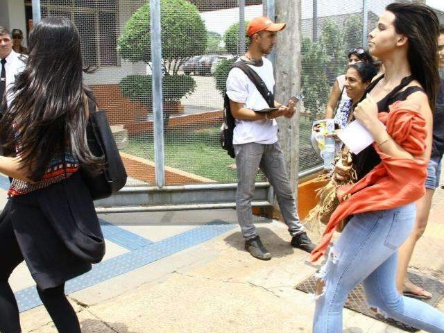 Olho na hora do Enem: em MS, port&otilde;es abrem &agrave;s 11h e fecham &agrave;s 12h