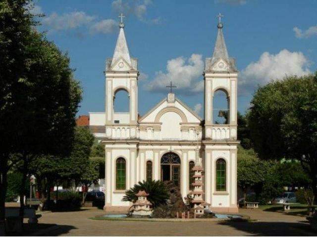 Casal preserva cultura do comércio antigo no centro de Três Lagoas - Perfil  News