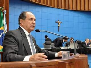 Deputado Zé Teixeira (DEM) fez a defesa da ministra na tribuna (Foto: Assessoria/ALMS)