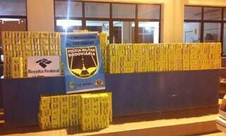 As  4.485 latas de cerveja seriam levadas para a Bolívia. (Foto: Divulgação14º BPMRv)