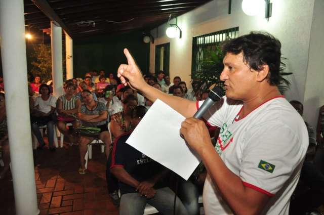 Justi&ccedil;a suspende decretos de Bernal e devolve licen&ccedil;a a sindicalistas 