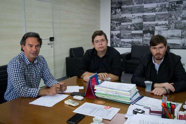 Prefeitura e Energisa assinam conv&ecirc;nio por maior efici&ecirc;ncia na poda de &aacute;rvores 
