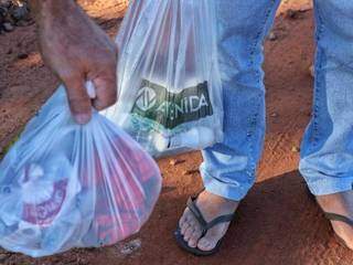 Em dia de &quot;saidinha&quot;, presos liberados prometem aproveitar fam&iacute;lia e voltar