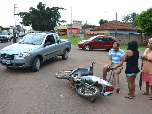Quase ao mesmo tempo, acidentes deixam 2 motociclistas feridos na mesma regi&atilde;o