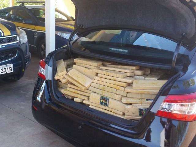 Meia tonelada de maconha que seria entregue em SP &eacute; apreendida pela PRF  