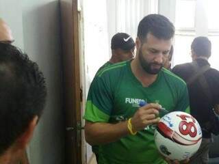 Bruno Nobrega, coordenador da Escola Pública de Futebol, aposta no sucesso do projeto como abertura de oportunidade para crianças no esporte (Foto: Andre Bittar)