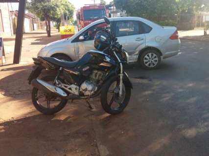 Motociclista morre a caminho do hospital depois de colidir em ve&iacute;culo 