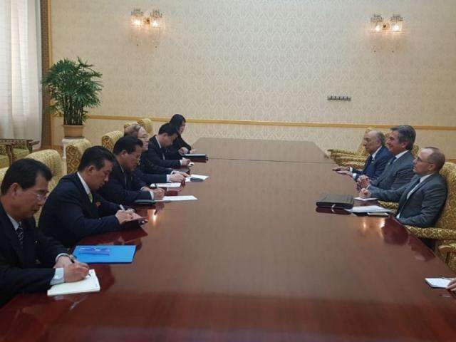 Senador de MS se encontra com l&iacute;der da Coreia do Norte para estreitar rela&ccedil;&otilde;es