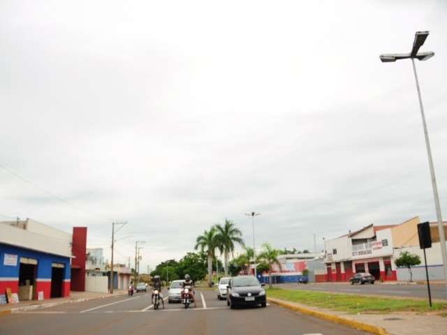 S&aacute;bado come&ccedil;a com clima ameno e tempo nublado em Campo Grande