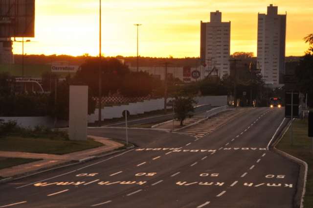 Quarta-feira amanhece com c&eacute;u parcialmente encoberto em Campo Grande
