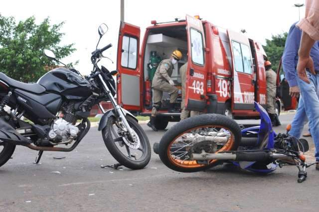 Acidentes simult&acirc;neos envolvendo motocicletas deixam tr&ecirc;s feridos no Aero Rancho