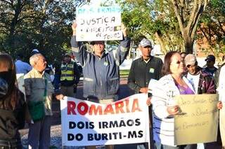 Faixas e protestos ocorreram da OAB até o Tribunal de Justiça (Foto: Marcos Ermínio)